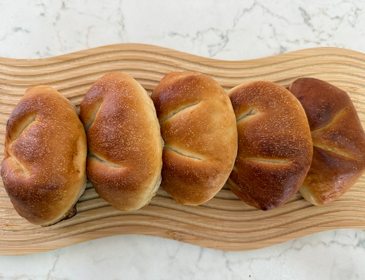 Пирожок с яблоком